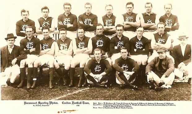Paramount Sporting Photo of the 1922 Carlton team, featuring the Former Players and Officials Association inaugural President of 1955 Vern Wright (second player from the left, middle row) and committeeman Rupe Hiskens (third player from the right, back row). Harry Toole is the second player from the left in the back row, while Newton Chandler sits to Wright’s immediate right.
