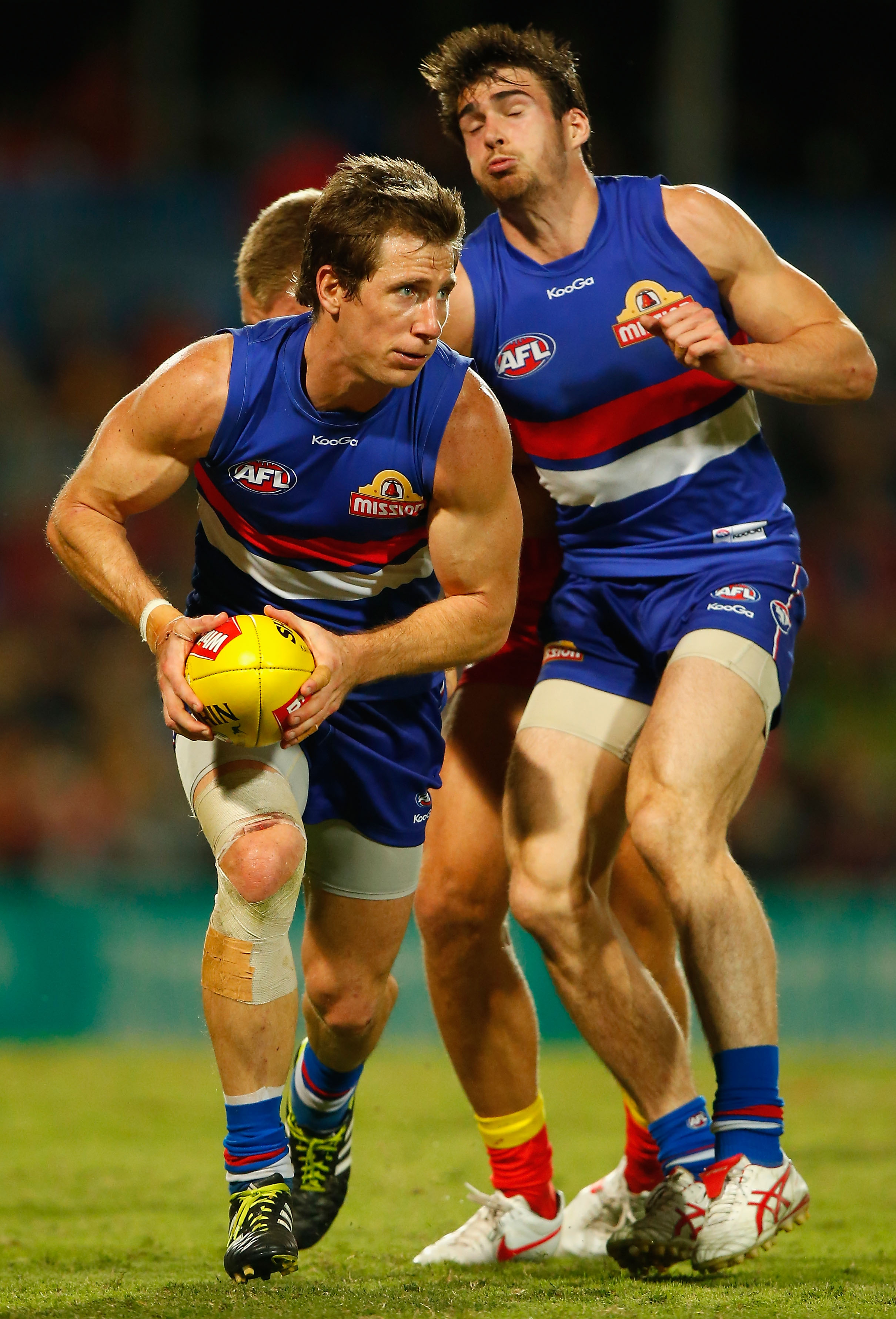 Veteran Bulldog signs on for another year - AFL.com.au