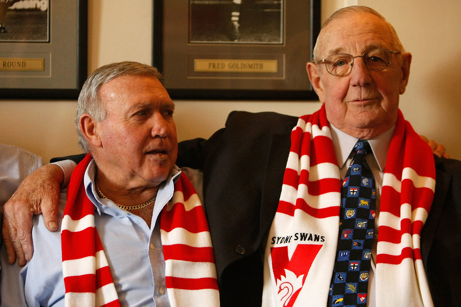 AFL 2009 Media - Sydney Swans Hall of Fame Media Call 260609 Bob Skilton (L) & Fred Goldsmith (R) reminisce during a Sydney Swans Hall of Fame Media Call at the Rising Sun Hotel, South Melbourne.