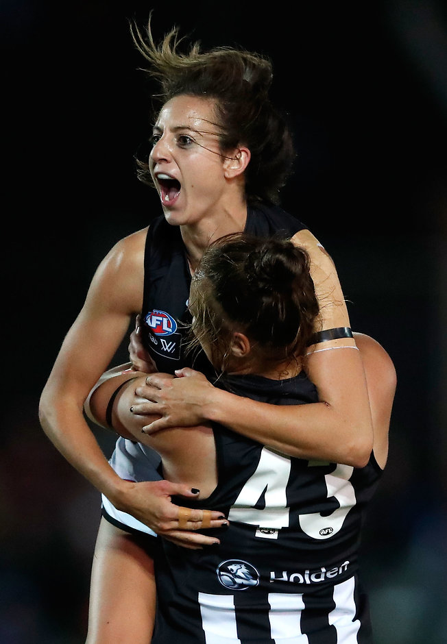 AFLW 2017 Rd 04 - Western Bulldogs v Collingwood Steph Chiocci signs new deal with Collingwood - ${keywords}