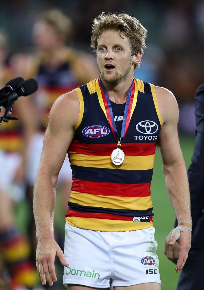 AFL 2017 Round 03 - Port Adelaide v Adelaide Crows ADELAIDE, AUSTRALIA - APRIL 08: Rory Sloane of the Crows wins the Showdown Medal during the 2017 AFL round 03 match between Port Adelaide Power and the Adelaide Crows at the Adelaide Oval on April 08, 2017 in Adelaide, Australia. (Photo by AFL Media)