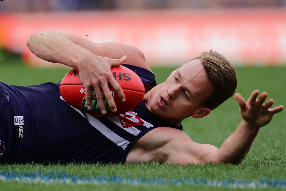 AFL 2017 Round 17 - Fremantle v West Coast Ryan Nyhuis played eight games for Fremantle in 2018, averaging 11.9 disposals - AFL,Fremantle Dockers,Michael Apeness,Ethan Hughes,Ryan Nyhuis,Contracts