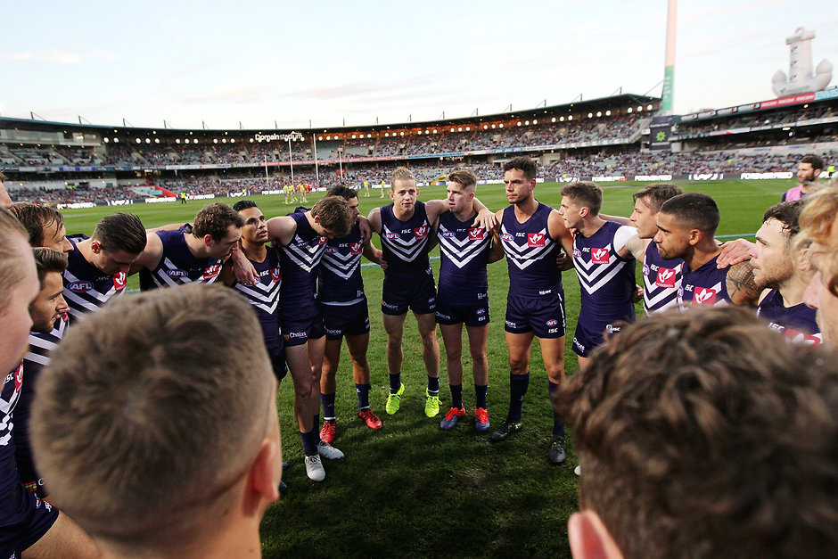 AFL 2017 Round 20 - Fremantle v Gold Coast PERTH, AUSTRALIA - AUGUST 05: Nat Fyfe of the Dockers speaks to the huddle at the start of the game during the 2017 AFL round 20 match between the Fremantle Dockers and the Gold Coast Suns at Domain Stadium on August 05, 2017 in Perth, Australia. (Photo by Will Russell/AFL Media)