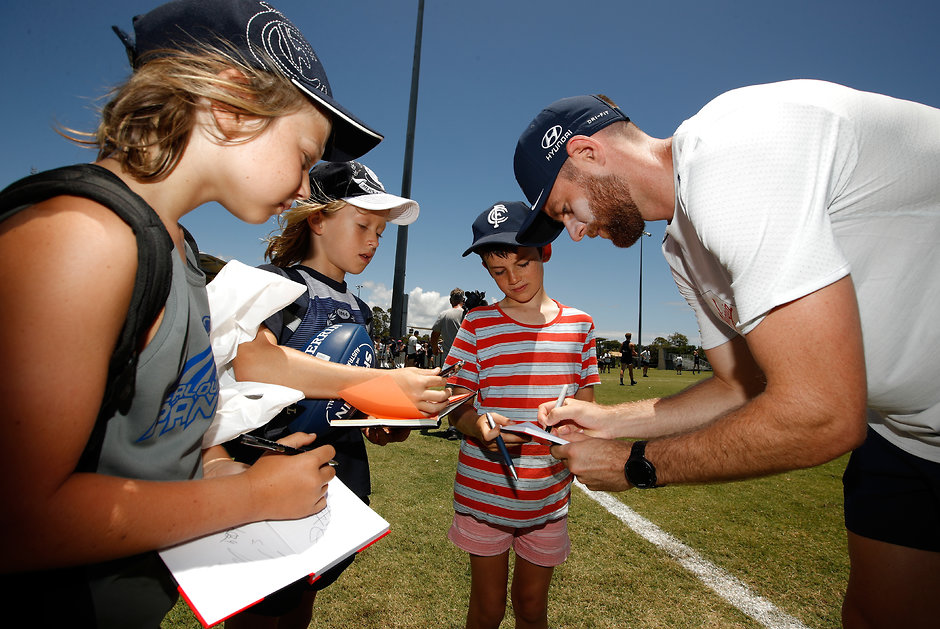 AFL 2017 Training - Blues on the Sunshine Coast Sam Docherty signs autographs during the Blues' pre-season camp - AFL,Carlton Blues,Sam Docherty,Matthew Wright