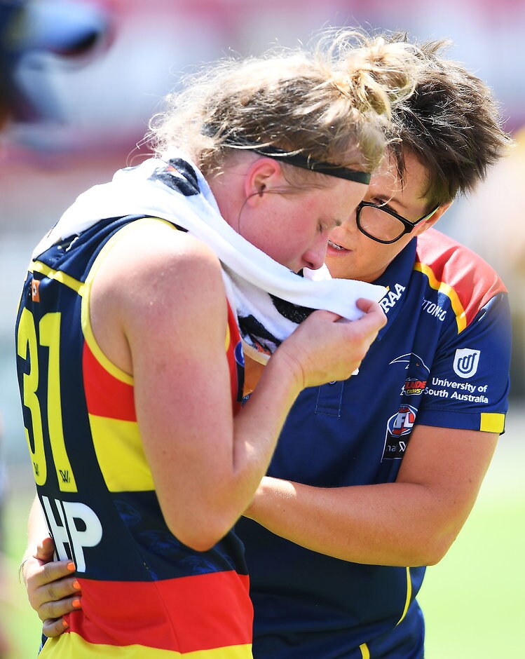 AFLW 2018 Rd 03 - Adelaide v Western Bulldogs ADELAIDE, AUSTRALIA - FEBRUARY 17: Bec Goddard Adelaide Crows coach chats to Dayna Cox of the Adelaide Crows during the round three AFLW match between the Adelaide Crows and the Western Bulldogs at Norwood Oval on February 17, 2018 in Adelaide, Australia. (Photo by Mark Brake/Getty Images/AFL Media)
