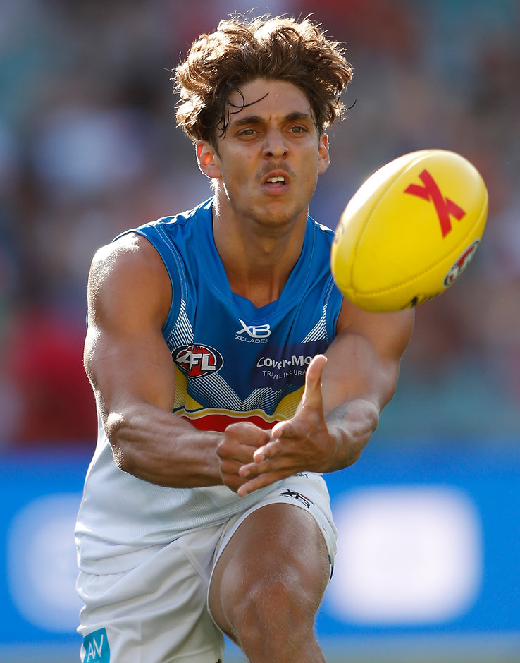 AFLX 2018 - Sydney Tournament SYDNEY, AUSTRALIA - FEBRUARY 17: Sean Lemmens of the Suns handpasses the ball during the AFLX match between the Gold Coast Suns and the Western Bulldogs at Allianz Stadium on February 17, 2018 in Sydney, Australia. (Photo by Michael Willson/AFL Media)