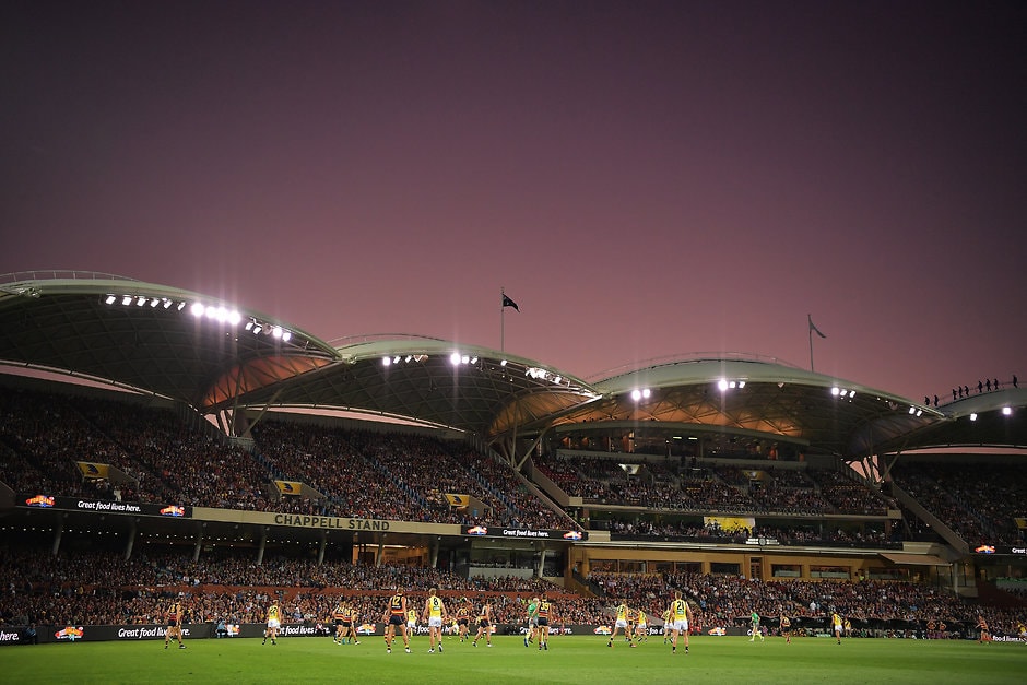 AFL 2018 Round 02 - Adelaide v Richmond ADELAIDE, AUSTRALIA - MARCH 29: A general view of play during the round two AFL match between the Adelaide Crows and the Richmond Tigers at Adelaide Oval on March 29, 2018 in Adelaide, Australia. (Photo by Daniel Kalisz/Getty Images/AFL Media)