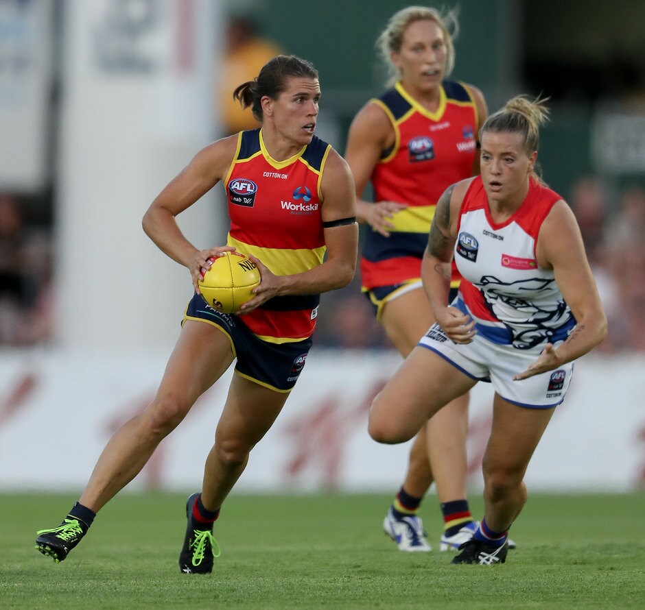 AFLW 2019 Rd 01 - Adelaide v Western Bulldogs ADELAIDE, AUSTRALIA - FEBRUARY 02: Chelsea Randall of the Crows breaks away during the 2019 NAB AFLW Round 01 match between the Adelaide Crows and the Western Bulldogs at Norwood Oval on February 02, 2019 in Adelaide, Australia. (Photo by AFL Media)