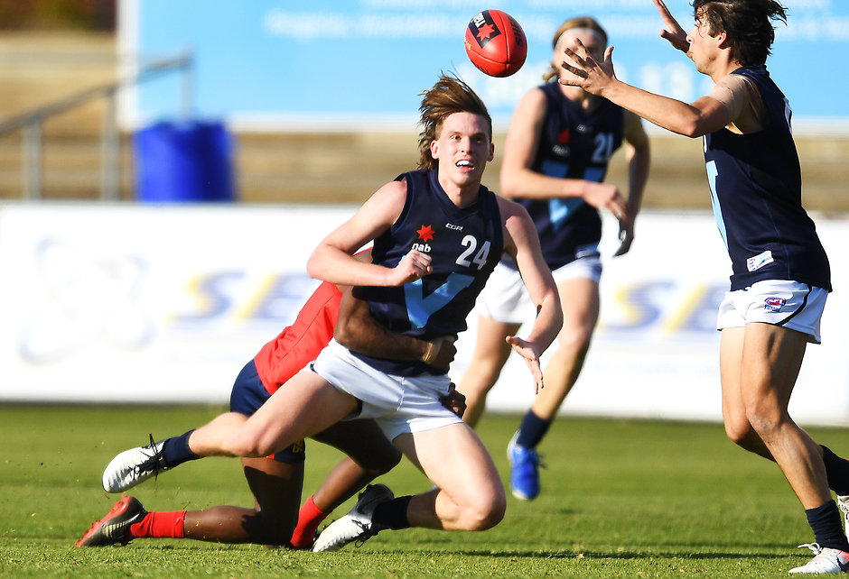 AFL 2019 U18 Championships - SA v Vic Metro Potential No.1 draft pick Noah Anderson was a standout performer against South Australia - AFL,Under-18s,Tag-Draft,Draft